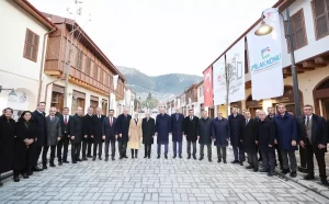 Cumhurbaşkanı Erdoğan: Sözlerimizi tutmanın bahtiyarlığıyla aziz milletimizin karşısındayız