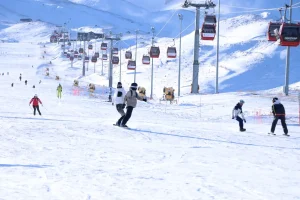 Dar Gelirli Ailelere Ücretsiz Kayak Eğitimi