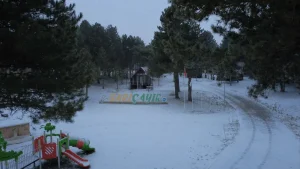 Demirci’de Kar Yağışı Yaylaları Beyaz Örttü