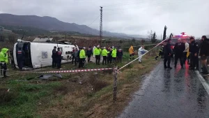 Denizli’de Midibüs Kazası: 1 Ölü, 24 Yaralı