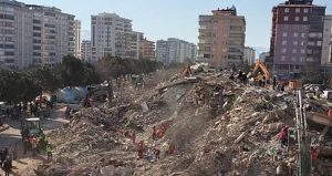 Depremde 152 kişiye mezar olan Palmiye Sitesi’ne ilişkin 3 kamu görevlisine dava