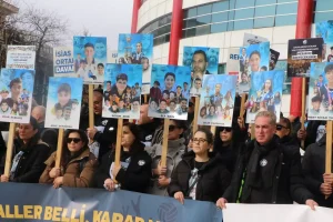 Depremdeki İhmal: 3 Kamu Görevlisine 10 Yıl Hapis