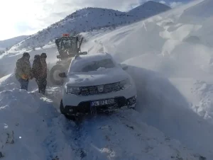 Diyarbakır’da Çığ Faciası: Mahsur Kalan Ambulans Kurtarıldı