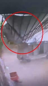 Diyarbakır’da Fabrika Çatısı Çöktü