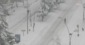 Diyarbakır’da kar hayatı felç etti