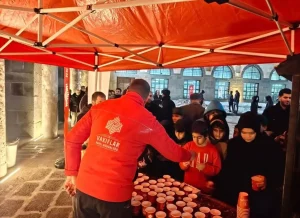 Diyarbakır’da Miraç Kandili’nde Salep İkramı