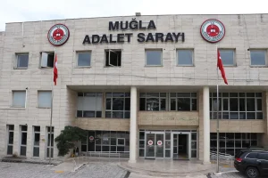 Dolandırıcı Polis Gibi Davrandı, Tutuklandı