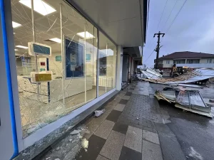 Düzce ve Kocaeli’de Şiddetli Rüzgar Hasara Neden Oldu