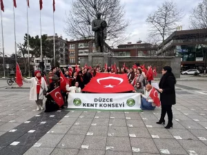 Düzce’de Türk Bayrağına Saldırıya Tepki