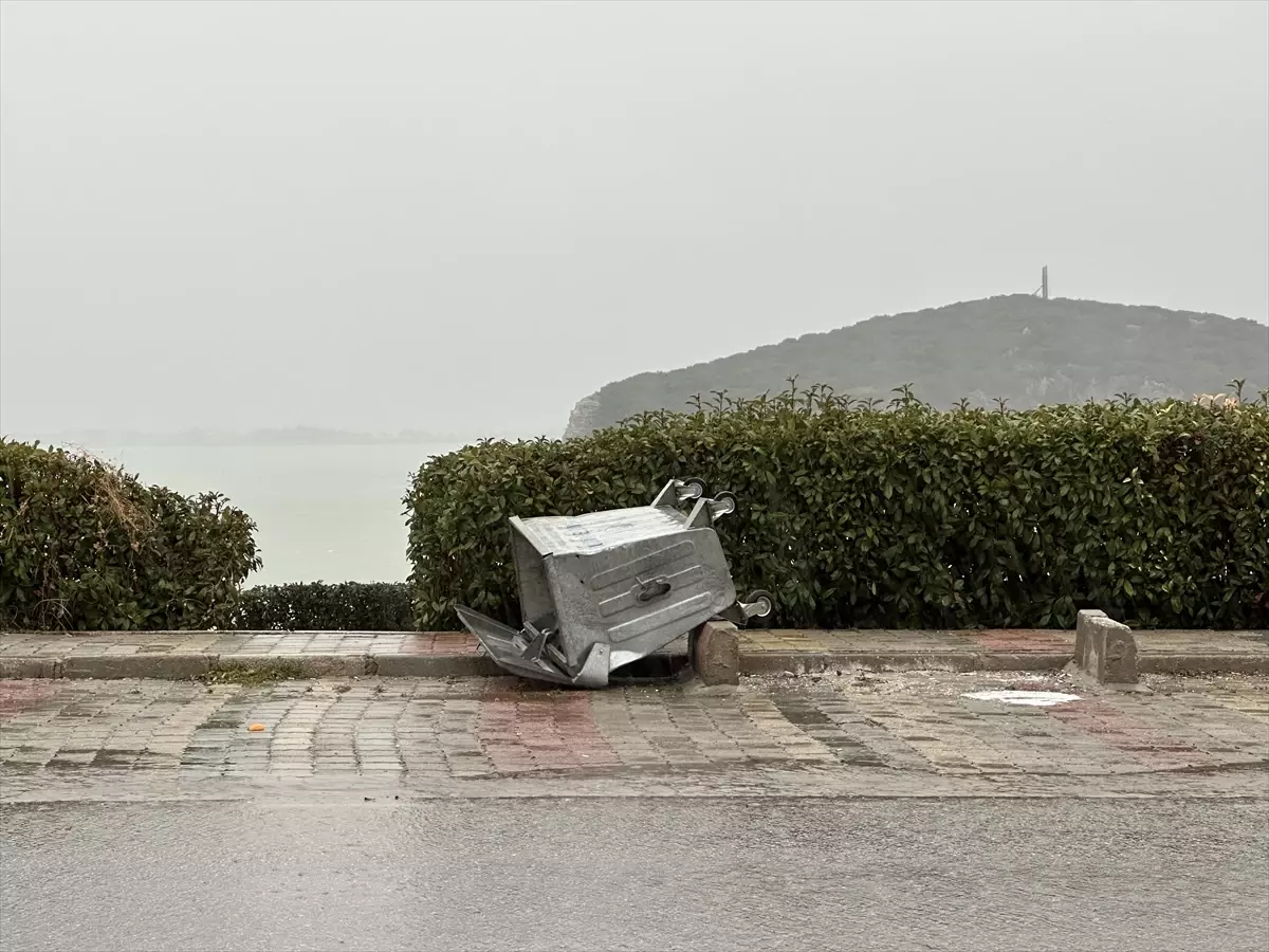 Eğirdir’de Kuvvetli Rüzgar ve Sağanak