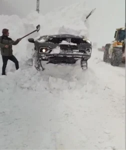 Eğribel Geçidi’nde Kar Mağdurları
