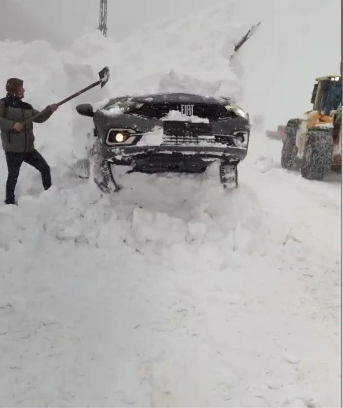 Eğribel Geçidi’nde Kar Mağdurları