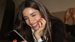 Elvin Levinler ağız içi masajı yaptırdı! Yorum yağdı