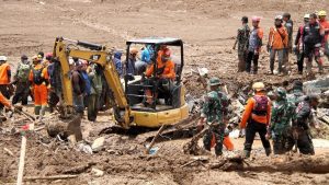 Endonezya’da toprak kaymasında ölenlerin sayısı 34’e çıktı