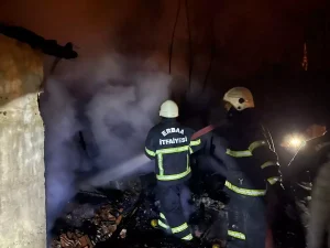 Erbaa’da Yangın: Tek Katlı Ev Yanarak Küle Döndü