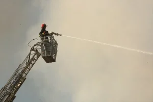 Erbil’de Fabrikada Yangın, Okullar Tatil