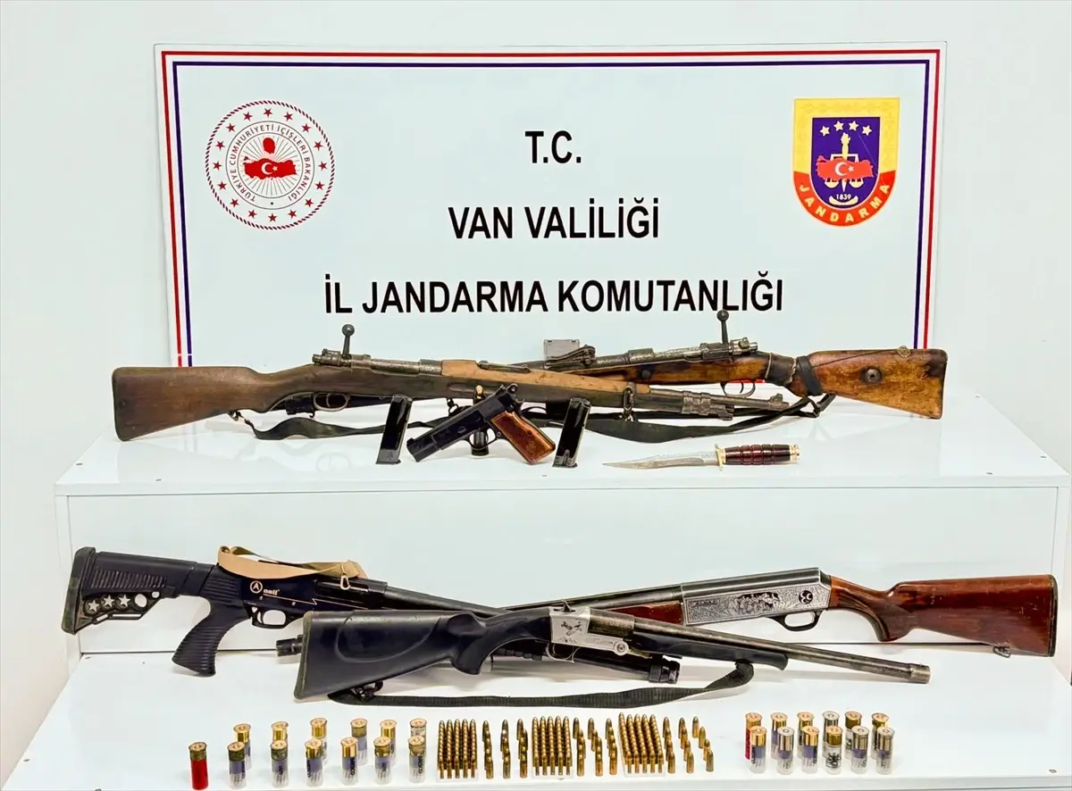 Erciş’te Silah ve Mühimmat Ele Geçirildi