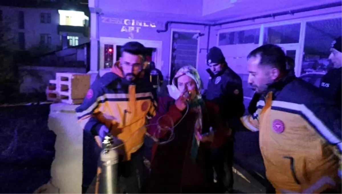 Erciş’teki Yangında 15 Kişi Hastaneye Kaldırıldı