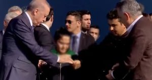 Erdoğan’ın gündem olan harçlık anı: Baba ve çocuğuna 200 TL verdi