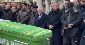 Eski Cumhurbaşkanı Abdullah Gül, Kayseri’de yengesinin cenaze törenine katıldı