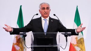 Eylemcilere “Yardım yolda” diyen Pehlevi orduyu isyana çağırdı