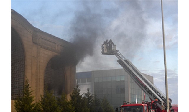 Fabrika yangını kısa sürede kontrol altına alındı