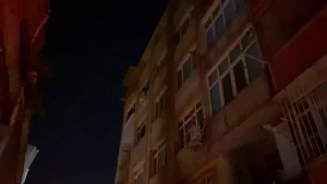 Fatih’te Binada Yangın, 6 Kişi Etkilendi