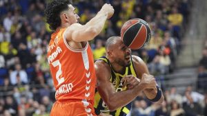 Fenerbahçe evinde Valencia’yı devirdi