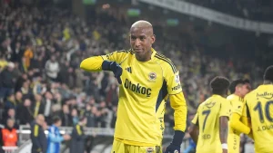 Fenerbahçeli futbolcu Talisca, 5 yıllık sevgilisine evlenme teklif etti