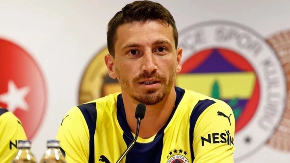 Fenerbahçeli futbolculardan Mert Hakan’a ziyaret