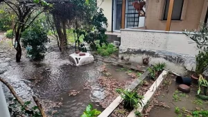Foça’da Sağanak Yağmur ve Taşkın