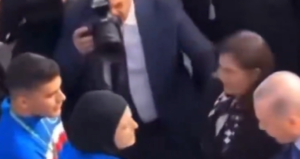 Fotoğrafçı Özlem Çerçioğlu’nu Erdoğan’ın yanında istemedi!