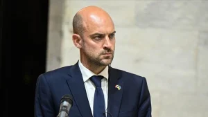 Fransa Dışişleri Bakanı Barrot: Grönland satılık değil