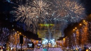 Fransa yılbaşını ‘üst düzey güvenlik önlemleriyle’ kutladı