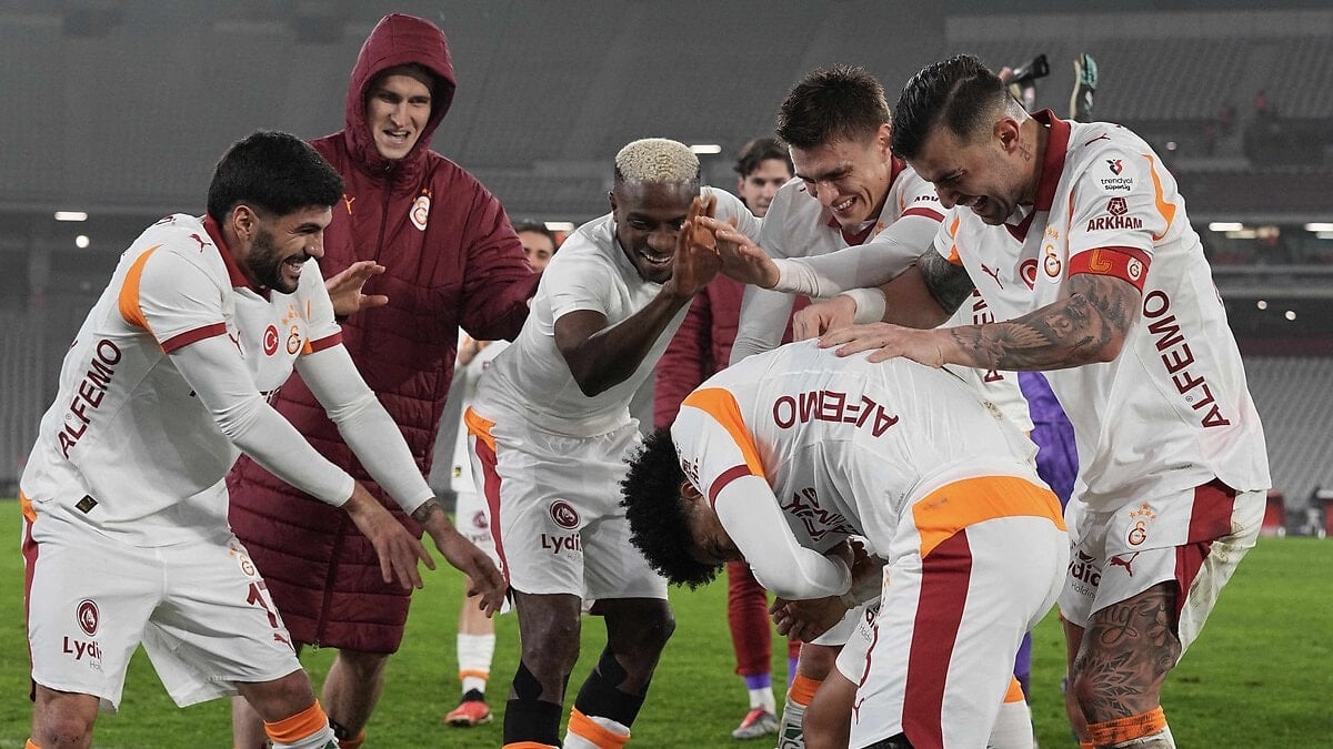 Galatasaray, İngiliz ekipleriyle 26. randevuda