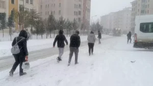 Gaziantep’te Kar Yağışı Ulaşımı Etkiledi