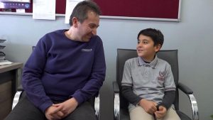 Gaziantep’te nefes borusuna yemek kaçan öğrencisini Heimlich manevrasıyla kurtardı