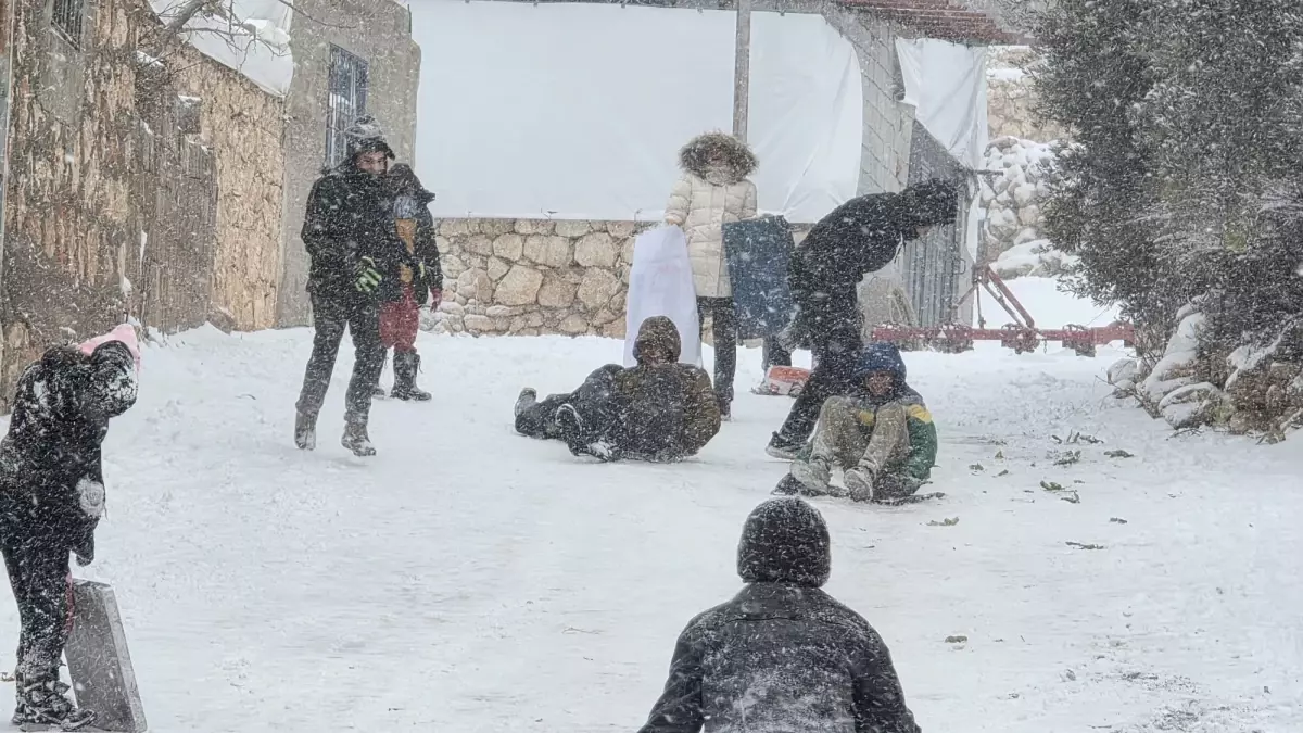 Gerger’de Kar Eğlencesi