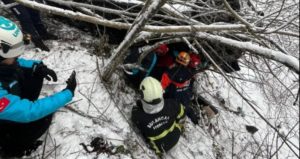 Giresun’da otomobil uçuruma yuvarlandı; 2’si ağır 6 yaralı