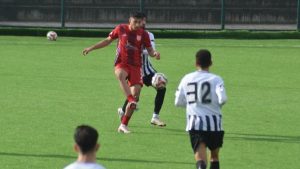 Görenleri şaşırtan olay: Nazillispor’da forma numaralarını bantlandı