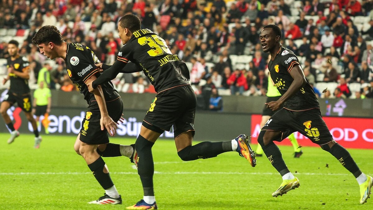 Göztepe’de Anthony Dennis ve Taha Altıkardeş hareketliliği