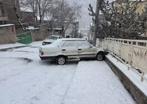 Gümüşhane’de Buzlu Yolda Kaymalar