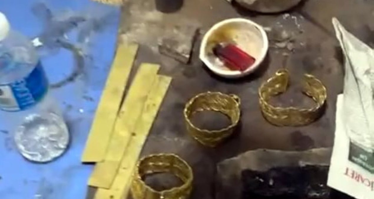 Güzellik merkezi sahte altın atölyesi çıktı!