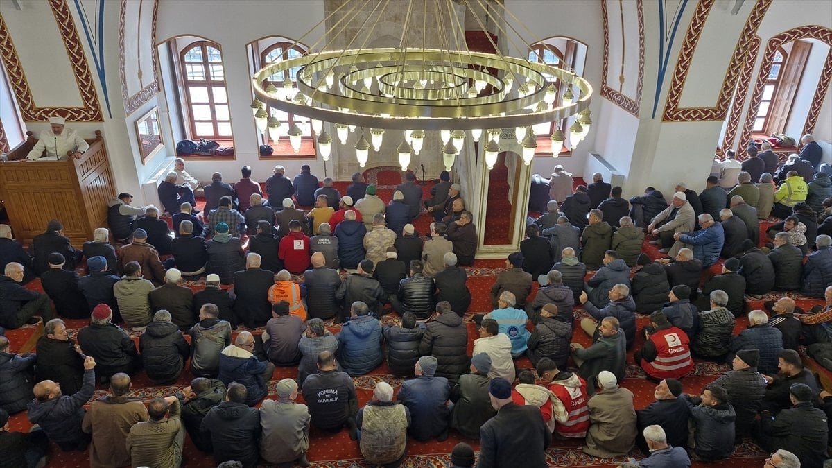 Habib-i Neccar Camii’nde 3 yıl aradan sonra ilk cuma namazı kılındı