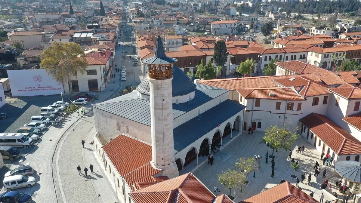 Habib-i Neccar Camisi’nde İlk Cuma Namazı