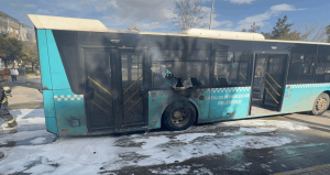 Halk otobüsü, motor bölümünden alev aldı