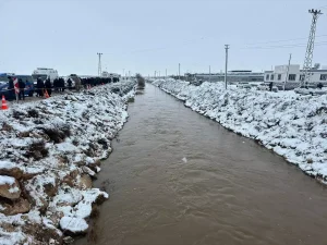 Harran’da Sulama Kanalına Düşen Araçta Kurtarma Çalışmaları Başlatıldı