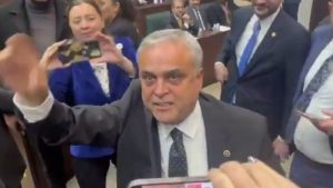 Hasan Ufuk Çakır, AK Parti grup toplantısına geldi