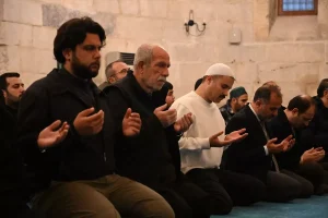 Hatay ve Osmaniye’de Miraç Kandili idrak edildi