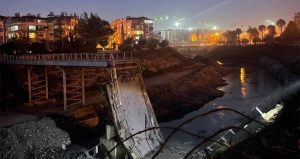 Hatay’da köprü çöktü